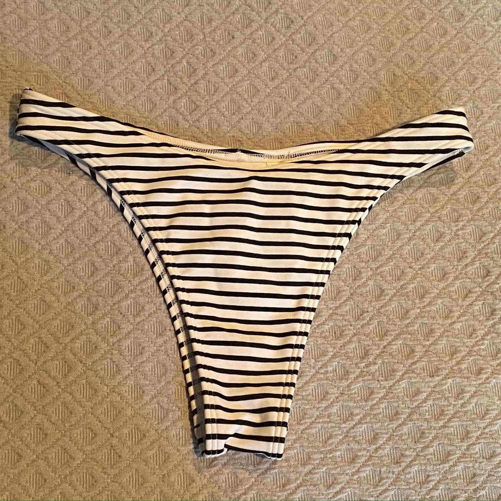 Hollister High Rise Cheeky Bikini Bottoms - Black & White Striped